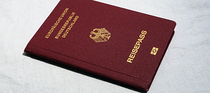 Das Bild zeigt einen Reisepass.